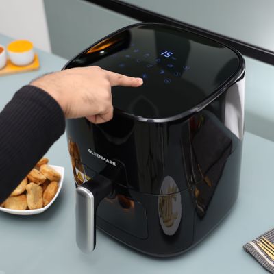 1- AIR FRYER Oil Free Fryer with Cool Touch Handle, non stick frying pot and tray, easy to read and adjustable display 6 L 1500 W OMAF2254J Black/White