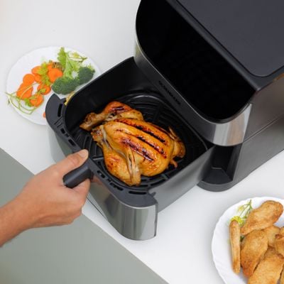 Digital 1- AIR FRYER with Non-Stick Frying Pot and Tray, Oil Free Cooking/ LED Display with Touch Screen, 10 Preset Cook Modes, 1-60 minutes Timer/ for Making Fries, Steak, Chicken, Meat, Bread/ 2 Years Warranty 6 L 1500 W OMAF2346R Black and Silver