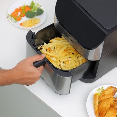 Digital 1- AIR FRYER with Non-Stick Frying Pot and Tray, Oil Free Cooking/ LED Display with Touch Screen, 10 Preset Cook Modes, 1-60 minutes Timer/ for Making Fries, Steak, Chicken, Meat, Bread/ 2 Years Warranty 6 L 1500 W OMAF2346R Black and Silver