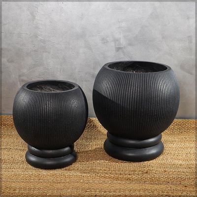 Yatai Set of 2 Plant Pot, Elegant Black Round Planter Pot with Drainage Hole, Lightweight & Weather-Resistant Garden Pot, Ribbed Textured Flower Pot for Plants & Trees, Vase Decor for Home Office