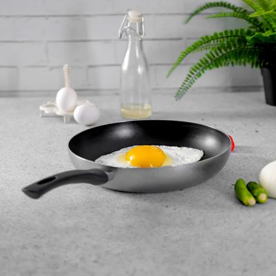 Royalford 26 CM Nonstick Frypan- RF12101| Strong Press Aluminum Body With Non-Stick Coating And Heat Resistant Bakelite Handle| Dot Induction Bottom, Compatible With Hot Plate, Halogen, Ceramic And Gas Stovetops| Perfect For Frying, Sauting, Tempering| Black 