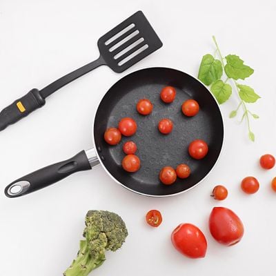 Frying Pan, 22 cm- Aluminium Non-Stick Fry Pan - Ergonomic Handle - Saute Pan/Deep Frying Pan- Suitable for Multiple Hob Types - Ideal for Frying Sauting Stir Frying