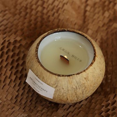 Scented Coconut Shell Candle - Floral Aromatherapy Candle for Relaxation & Decor