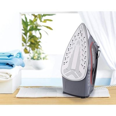 Black + Decker Steam Irons , Steam Irons, 2200W, Ceramic Coated Soleplate With Anti Calc Anti Drip, Self Clean And Auto Shutoff, Removes Stubborn Creases, 380Ml, Black, X2050-B5