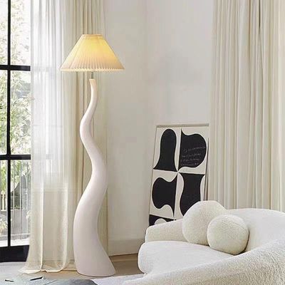 Twisted Pleated Floor Lamp, Curved Floor Standing Lamp with Pleated Lampshade LED Tricolored Bulb Plug, Side Standing Floor Light for Living room, Bedroom, Home, Office Decor.