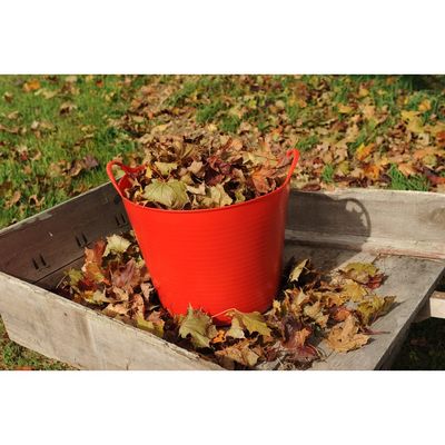 Red  Gorilla -  Tubs & Recycled Black Tubs - Medium 26L Red