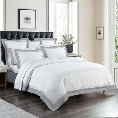 1 Flat Sheet (230 x 240 Cm) 1 Fitted Sheet (160 x 200 Cm) Pillow Cover (50 x 80 Cm) 250 Tc Grey Satin Waves 100% Cotton - Set of 4