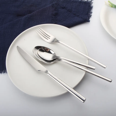 24-Piece Flatware Cutlery Set For 6 People. - Silver