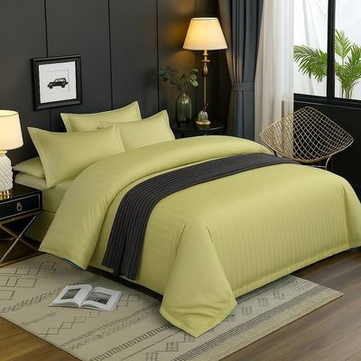 4-Piece Duvet Cover Set –Single Size, Includes 1 Duvet Cover(150x200cm), 1 Fitted Sheet(120x200+20cm) 2 Pillowcases(53x75cm)