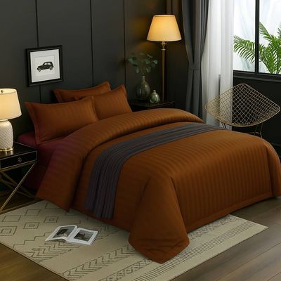 6-Piece Duvet Cover Set –King Size, Includes 1 Duvet Cover(220x240cm), 1 Fitted Sheet(180x200+30cm) 4 Pillowcases(53x75cm)