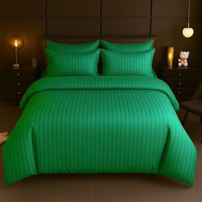 6-Piece Duvet Cover Set –King Size, Includes 1 Duvet Cover(220x240cm), 1 Fitted Sheet(180x200+30cm) 4 Pillowcases(53x75cm)