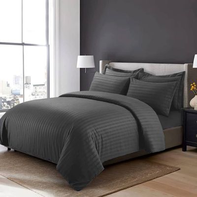 6-Piece Duvet Cover Set –King Size, Includes 1 Duvet Cover(220x240cm), 1 Fitted Sheet(180x200+30cm) 4 Pillowcases(53x75cm)