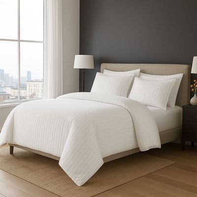 6-Piece Duvet Cover Set –Queen Size, Includes 1 Duvet Cover(220x240cm), 1 Fitted Sheet(150x200+30cm) 4 Pillowcases(53x75cm)