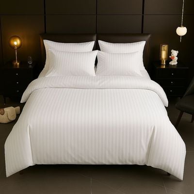 6-Piece Duvet Cover Set –Super King Size, Includes 1 Duvet Cover(240x260cm), 1 Fitted Sheet(200x200+30cm) 4 Pillowcases(53x75cm)