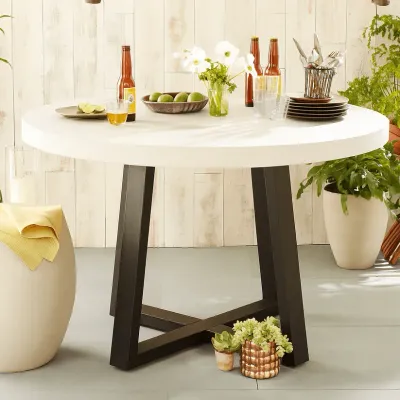 Grace Indoor/Outdoor Round Dining Table