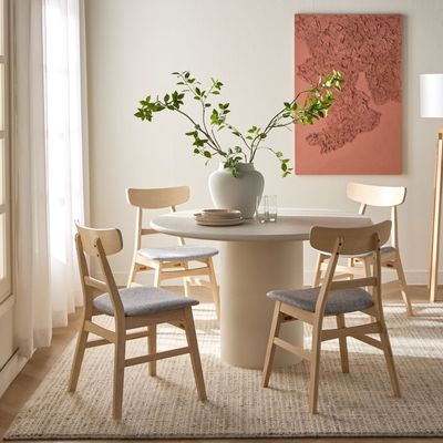 Elegant Willow 4-Seater Dining Table – Modern Round Dining Table for Stylish Homes