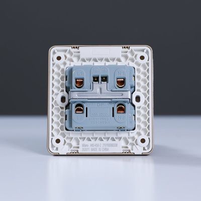 Milano 45A Dp Switch مع مؤشر LED Gd Ps