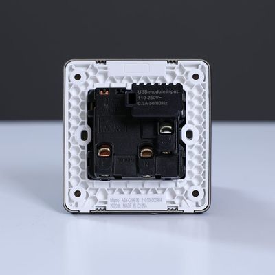 Milano 13A Single Switched Socket With Usb Mblk