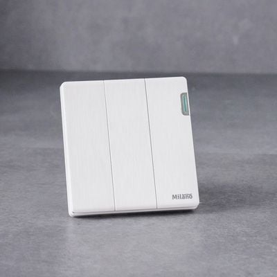 Milano 10A 3G 2W Switch Aura Wh