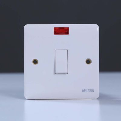 ميلانو 20A Dp Switch مع نيون وايت