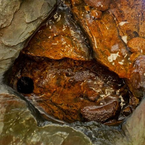 نافورة الوادي – نمط الحجر الطبيعي – مع إضاءة – ١٩٢ × ٥٧ × ٥٠ سم