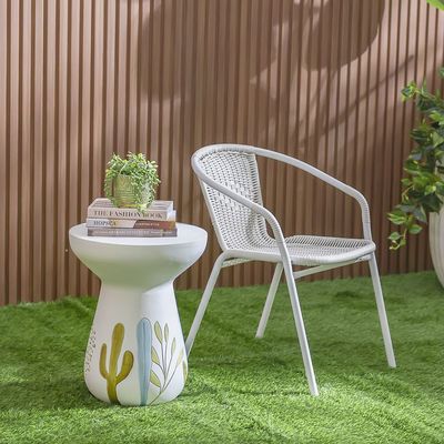 طاولة جانبية MGO بتصميم كأس
