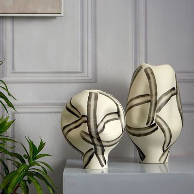 Abriz Vase White/Black Resin  24 X 24 X 29 CM