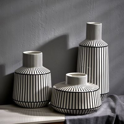 Abriz Vase White/Black Ceramic  16 X 16 X 37 CM