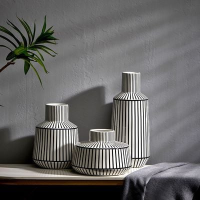 Abriz Vase White/Black Ceramic  16 X 16 X 37 CM
