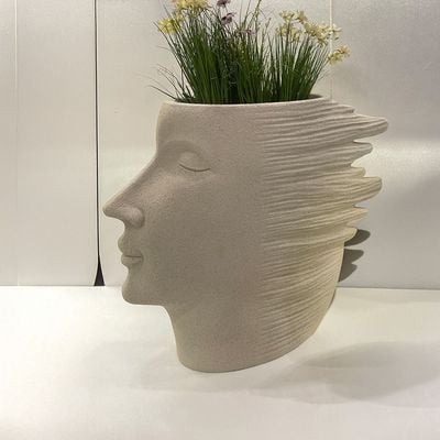 Mateo Polyresin Face In The Wind Planter White 81X23X72Cm