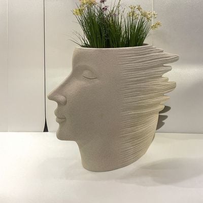 Mateo Polyresin Face In The Wind Planter Beige 101X31X92 Cm