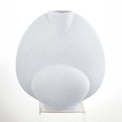 SS25 Lexie Caramel Ceramic Pebble Vase White 31X13.8X34Cm SS25 Lexie Caramel Ceramic Pebble Vase White 31X13.8X34Cm