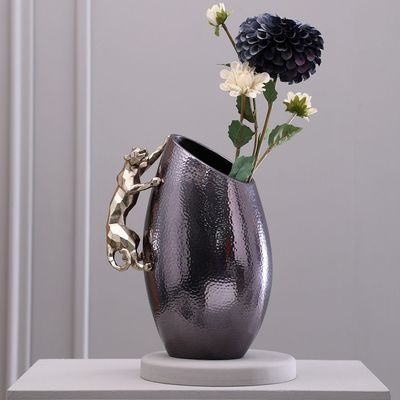 Onyx Metal Pacing Panther Vase Large Chrome 21X15X28.5 Cm