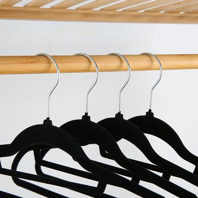 Magnus 25 Pk Velvet Hangers With Iron Hook Black 44.5 X 22.5 X 0.6 Hcm  WA21005-Set 25