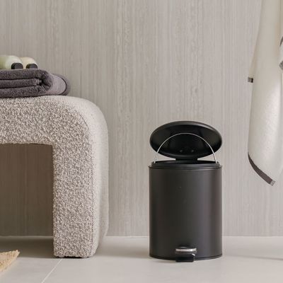 Falcon 5L Pedal Bin Soft Close Iron With Powder Coating 20.5 X 27.5Cm