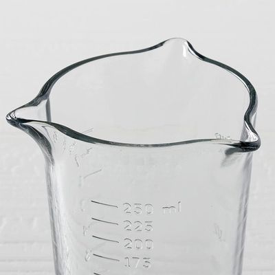 Anchor Hocking 8 Oz/250Ml Triple Pour Embossed Measuring Glass W/ White Lid-94793Ahg18 - 4013913