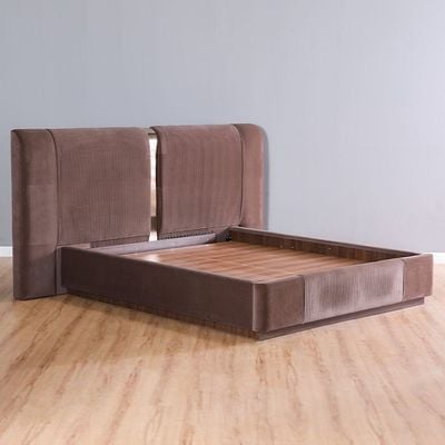 Royce 180X200 King Bed + 2 Night Stand - Brown / Beige / Bronze