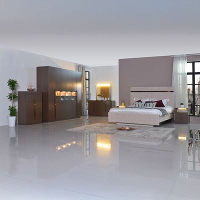 Ronin 180 X 200 Upholstered King Bedroom Set -Beige/Bronze