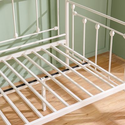 Bella Arrow 90x200 Metal Day Bed-White