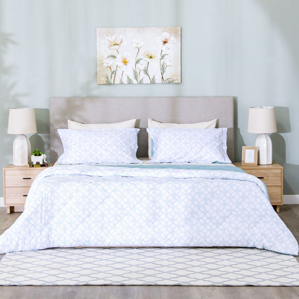 Comforter set hot sale with pillows