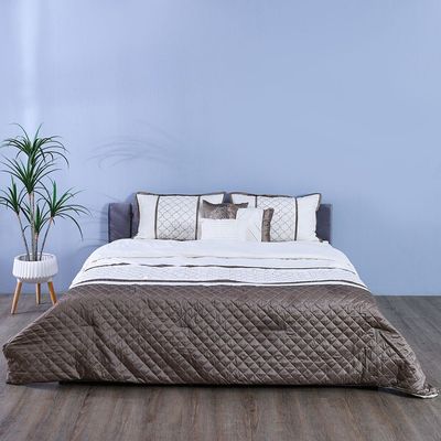 Arianna-Allie Super King S/7 Emb Comforter Set Camel