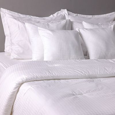 Delight Stripe Jacquard 10- Piece King Comforter BIAB Set 230x260 Cm White