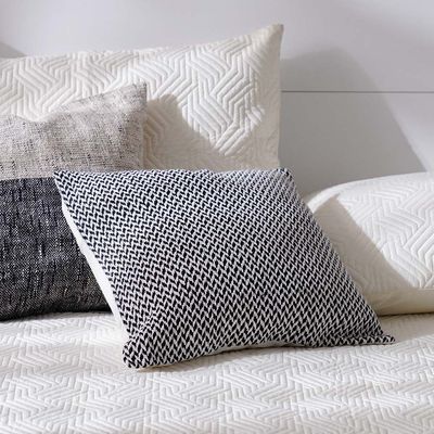 Misty Non Woven Cushion Cover 45x45 Cm Black & White