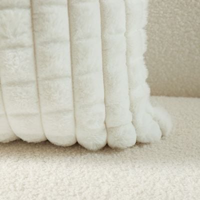 Pearl Fur Cushion White 45X45CM WL4163-2-W