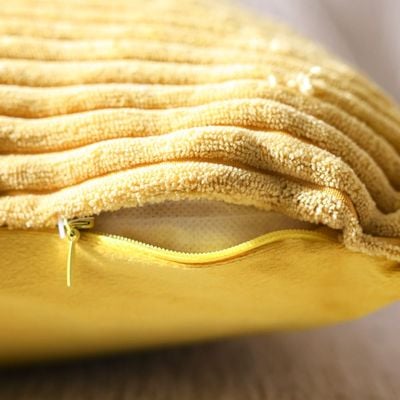 Ss24 Pearl Velvet Cushion Yellow 30X50Cm Wl4613-4C-Y