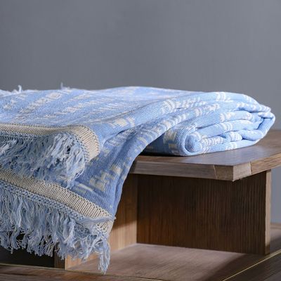 Ss25-Takisha Chunky Knited Throw- 127X152 Cm Ivory/Blue (Sti-5005)