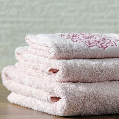 طقم مناشف إليغانزا شارون 3 قطع مقاس 30×50 سم، 50×90 سم، 70×140 سم، وردي