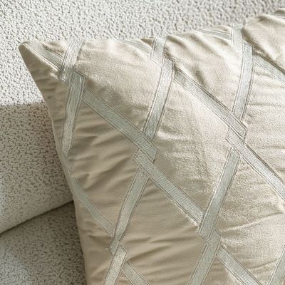 غطاء وسادة مطرز لامع بيج مقاس 45 × 45 سم (Ahs-90824-013)