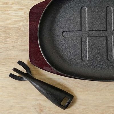 Rosette Cast Iron Sizzler Pan with Wooden Base - 28x19 cm