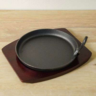 Rosette Cast Iron Sizzler Pan with Wooden Base - 22 cm (Dia.)